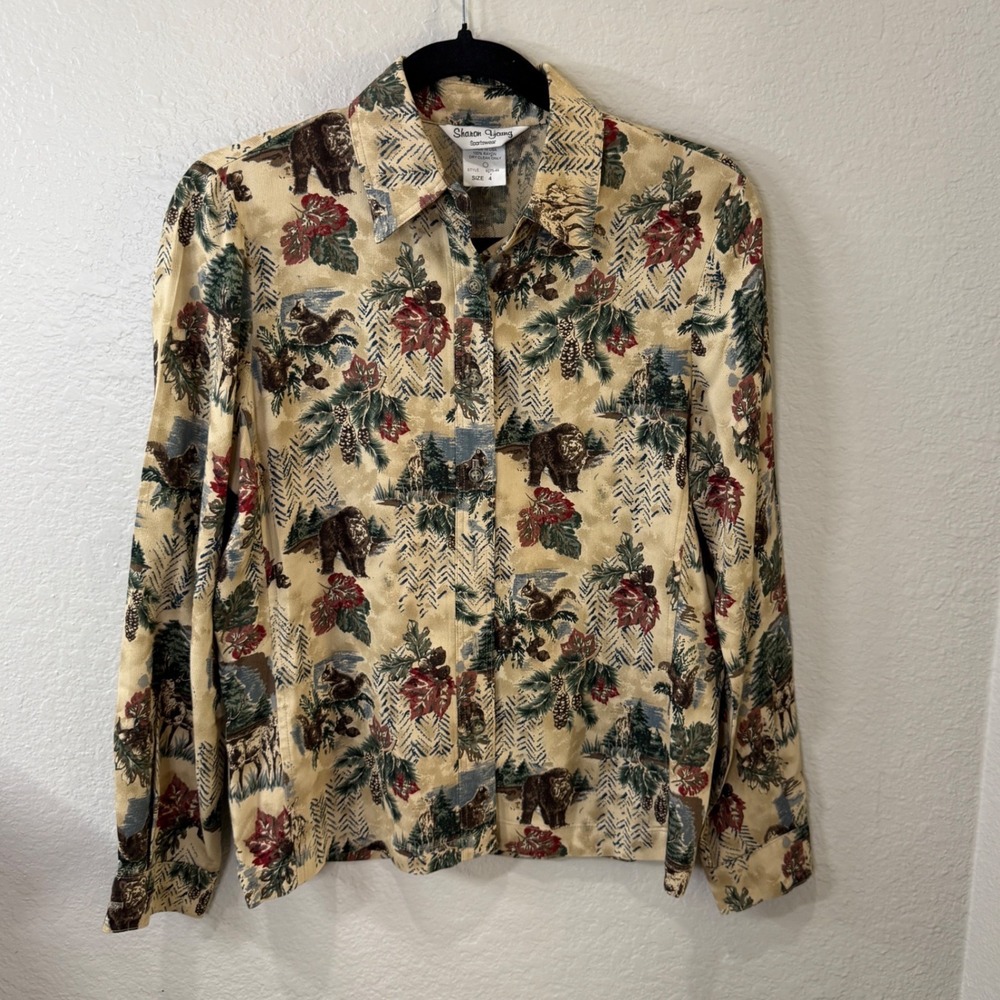 Sharon Young Sportswear Wilderness Print Shirt Tan Size 4 Woodland Creatures